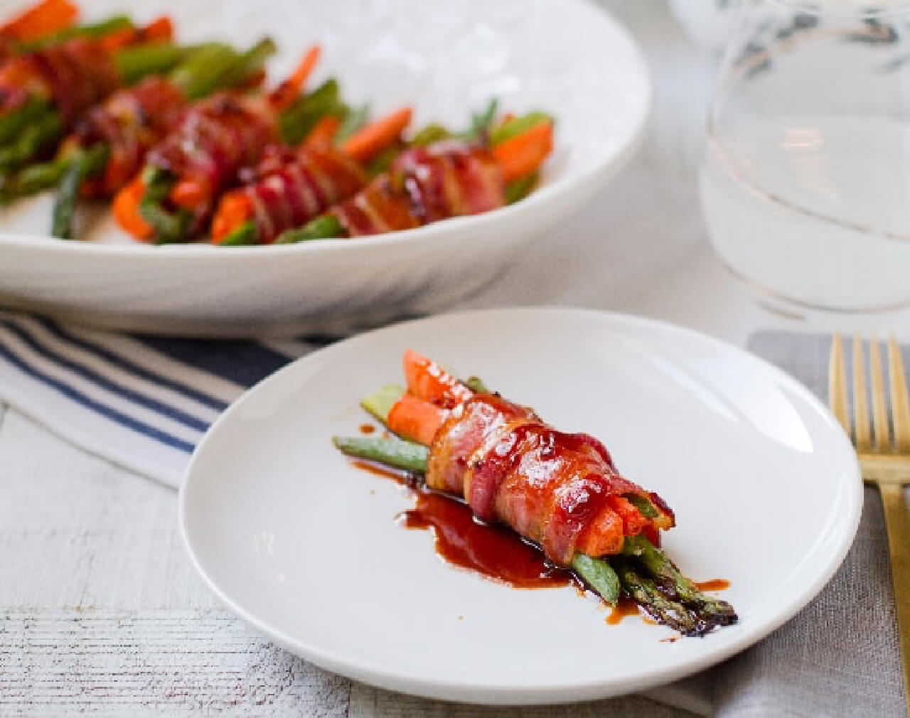 ベーコンのベジ巻き　ハニー醤油ソース