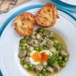 グリーンピースとチキンリンクスのハーブスープ